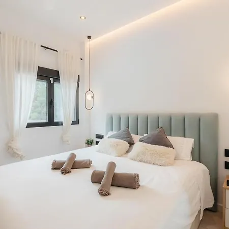 Dom wakacyjny Spacious With Private Pool & Garden For 4 Partida de La Cañada