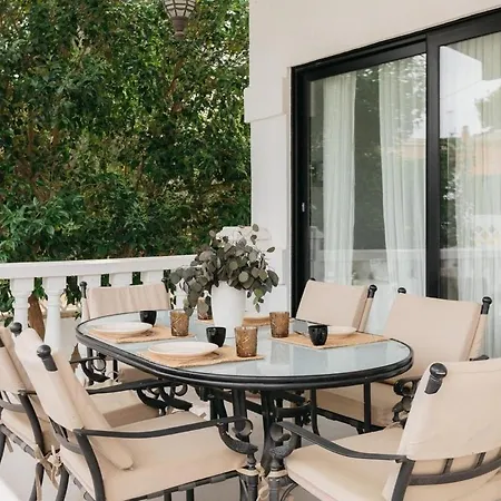 Spacious With Private Pool & Garden For 4 Dom wakacyjny Partida de La Cañada
