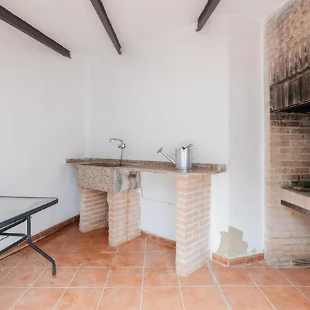 Spacious With Private Pool & Garden For 4 Partida de La Cañada